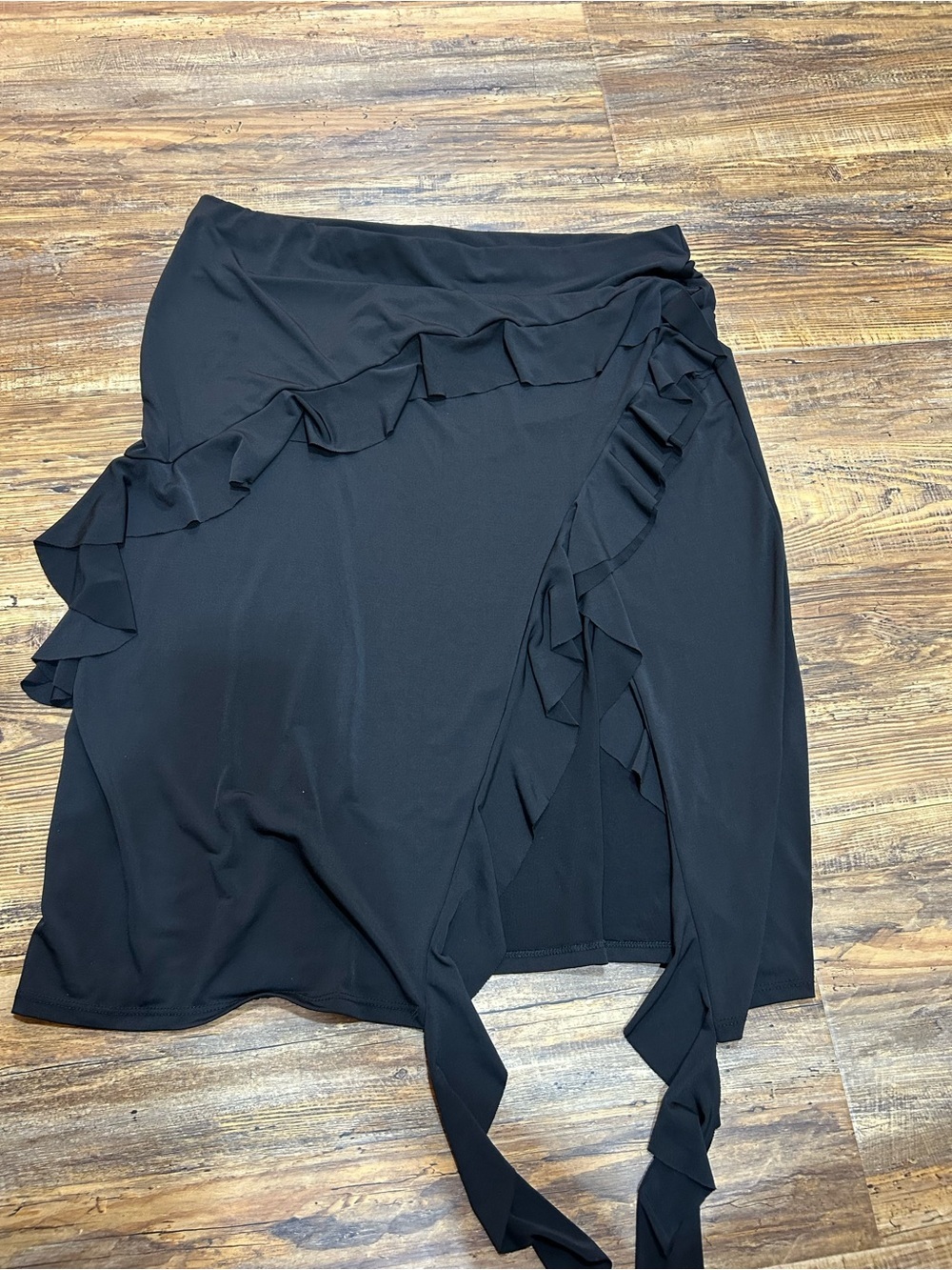 Asymmetrical Black Ruffle Skirt With Slit